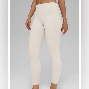 Alosoft High-Waist 7/8 Highlight Legging in Bone.
